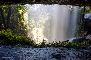 12 20170410 1326 Wasserfall DSC 6719 hinter dem Wasser