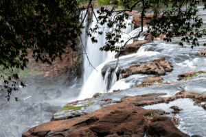 04-20220310-1443-Wasserfall-Nacunday-an-der-Abbruchkannte-DSC 9847 