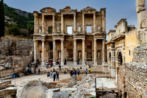 03-20231111-1300-Ephesus-Bibliothek-DSC 2021-Edit 