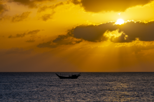 28-Fischerboot-in-der-Abendsonne